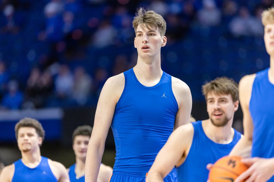 You are currently viewing I’m Britain’s tallest man and former Harlem Globetrotter whose forgotten NCAA record is under threat