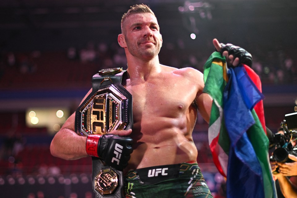 You are currently viewing ‘It’s nothing personal’ – Dricus Du Plessis rules out Alex Pereira fight for one very unique reason after UFC 313 defeat