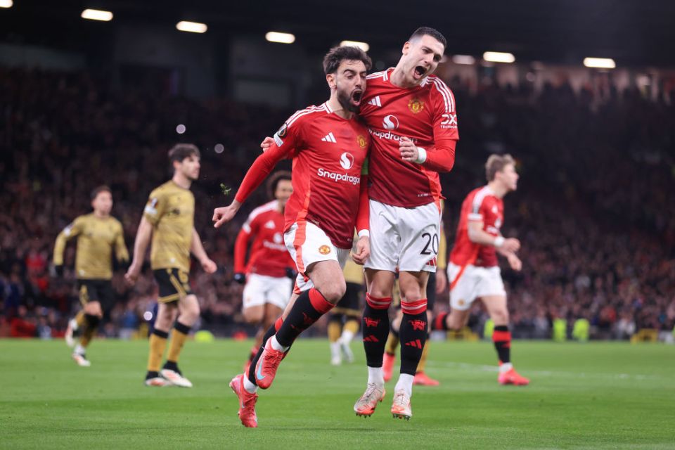 You are currently viewing ‘You’re talking garbage’ – Manchester United fan leaves talkSPORT host baffled with wild Europa League claim 