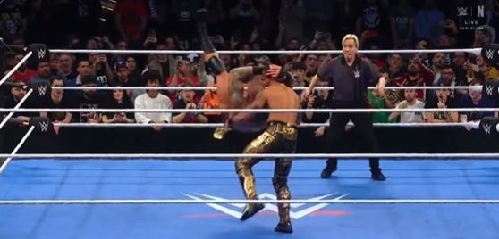 You are currently viewing Lamine Yamal in heartwarming reaction to WWE star’s legendary finishing move at SmackDown