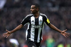 Read more about the article Alexander Isak issues update on Newcastle future amid transfer links with Arsenal and Liverpool