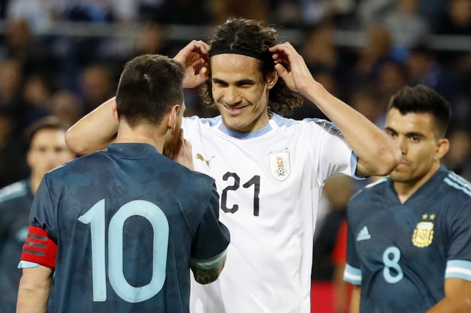 You are currently viewing ‘Whenever you want’ – Players forced to intervene after cold Lionel Messi response to Edinson Cavani fight offer