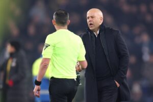 Read more about the article ‘Confrontational and aggressive’ – Arne Slot accused of X-rated Premier League title outburst at Michael Oliver as full rant finally revealed