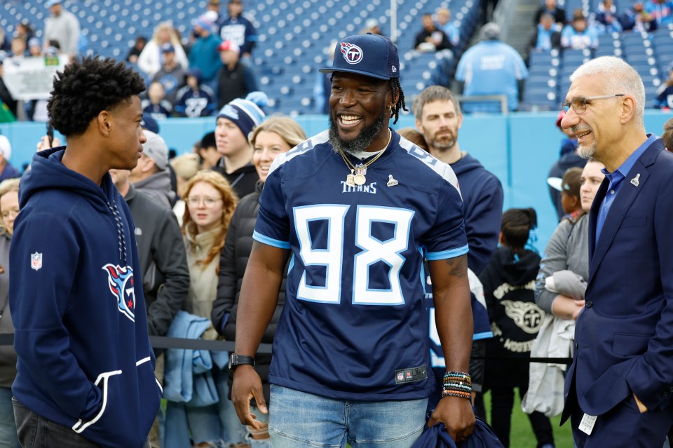 You are currently viewing We made $103m in NFL playing with Cam Newton and Derrick Henry, now we run a cupcake shop together