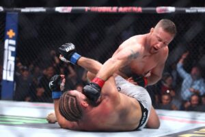 Read more about the article Justin Gaethje continues remarkable performance bonus streak to rack up $950,000 in winnings