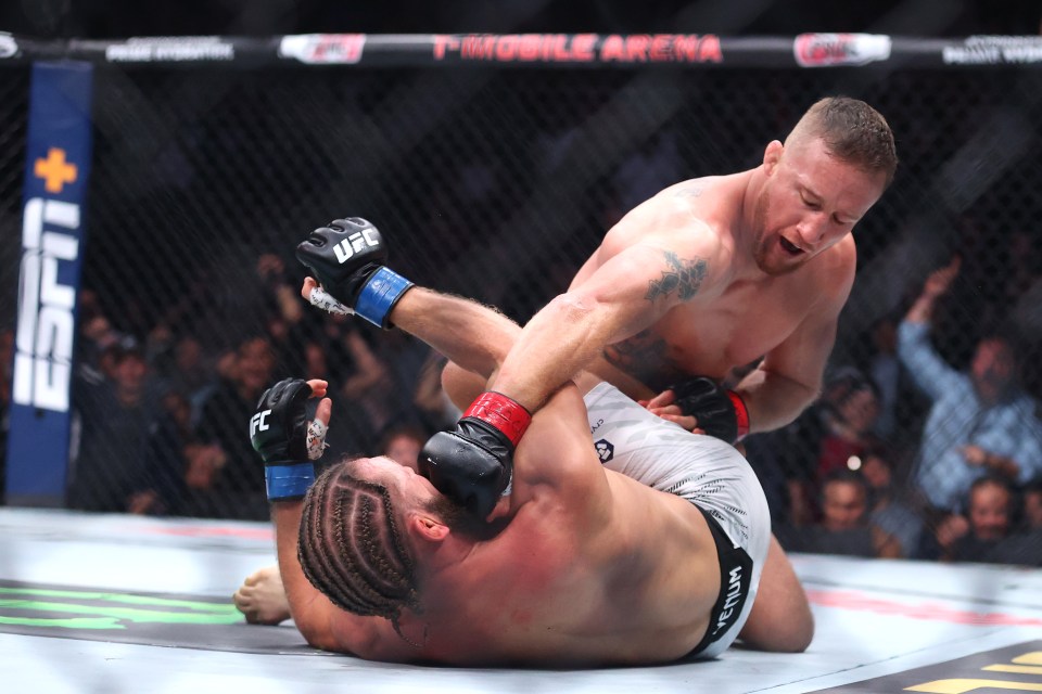 You are currently viewing Justin Gaethje continues remarkable performance bonus streak to rack up $950,000 in winnings