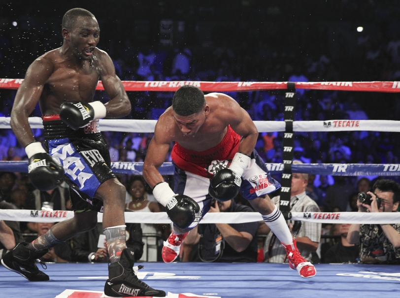 You are currently viewing Terence Crawford crushed his toughest opponent deemed the ‘next Floyd Mayweather’ to canvas with ferocious uppercut KO