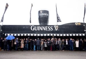 Read more about the article Cheltenham racegoers to sink 380,000 pints of Guinness in booziest festival yet as viral trend boosts popularity