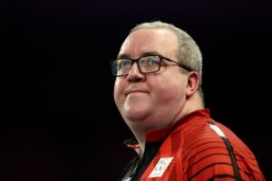 Read more about the article Stephen Bunting has awkward exchange with opponent and delivers emotional on-stage interview