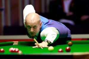 Read more about the article Bizarre finale saw snooker star collapse to the ground after losing match