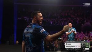 Read more about the article Luke Humphries celebrates wildly as he hits nine-dart finish in Premier League to achieve career first