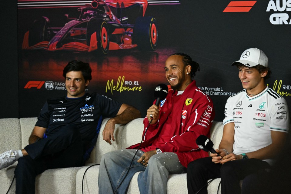 You are currently viewing ‘You didn’t win’ – Carlos Sainz gives brutally funny response to Lewis Hamilton query