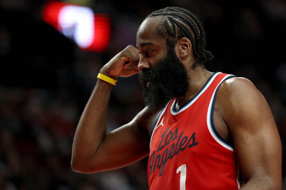 You are currently viewing Clean-shaven James Harden looks completely unrecognizable without his signature beard