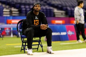 Read more about the article Cowboys icon slams NFL for ‘robbing’ Shedeur Sanders of $50m with father Deion accused of ‘overplaying hand’