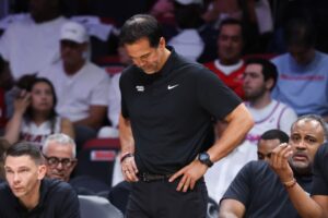 Read more about the article Ochocinco declares there is only one team that makes sense for Ja Morant and Giannis to play for next season