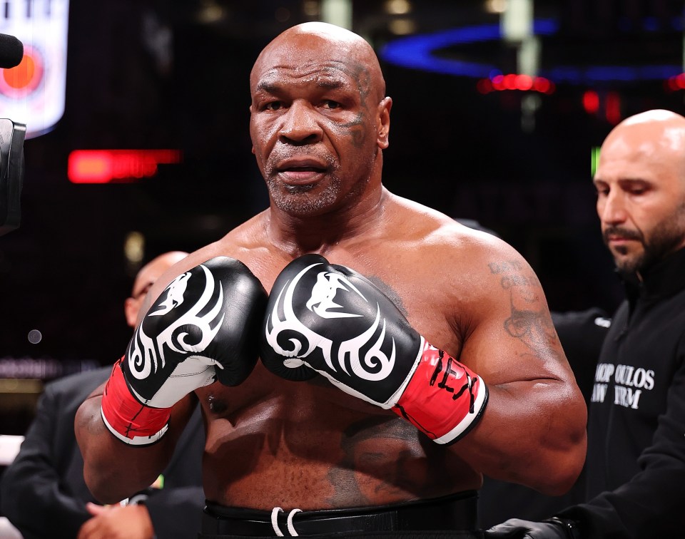 You are currently viewing Mike Tyson lands new role on Ryan Garcia and Devin Haney Times Square card