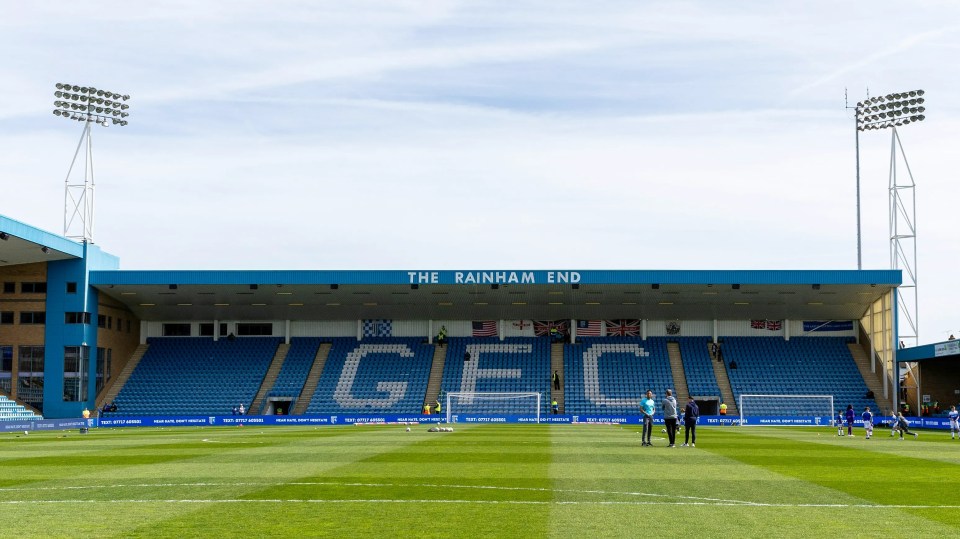 You are currently viewing ‘Nonsense’ – EFL club forced into unusual kit change despite playing at home