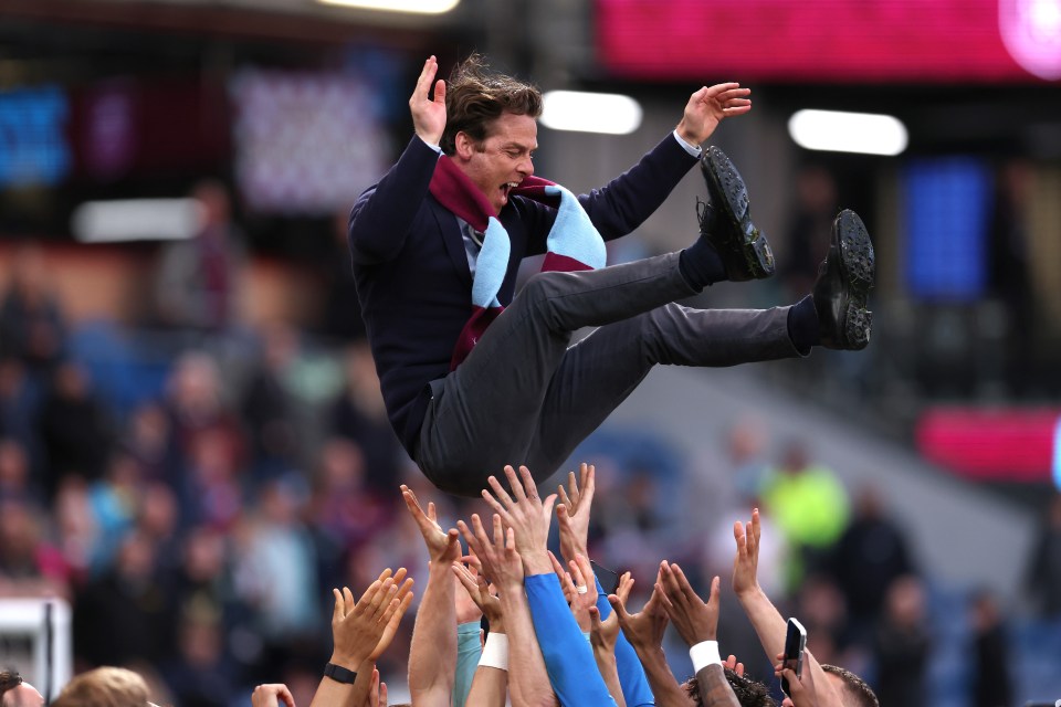 You are currently viewing Scott Parker tipped for shock Premier League job switch despite winning promotion with Burnley