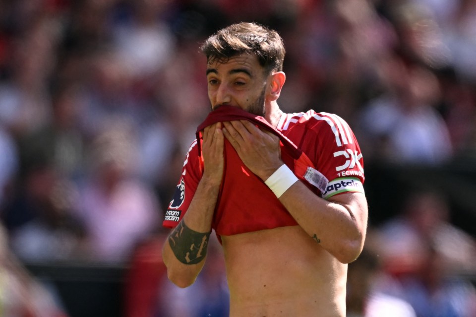 You are currently viewing Why Manchester United won’t hold a bus parade if they win Europa League as barbecue plan revealed