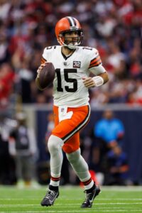 Read more about the article ‘Not my job’ – Shedeur Sanders handed stern warning by Joe Flacco but Browns rookie responds in emphatic fashion