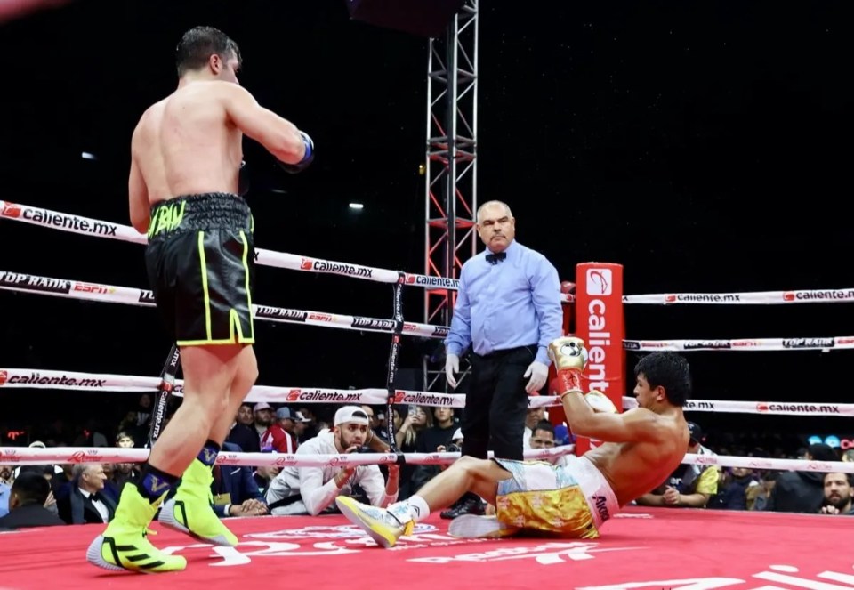 You are currently viewing Canelo Alvarez’s former foe fails drug test after avenging upset of the year as rival demands action