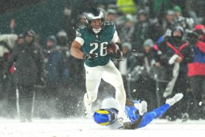 Read more about the article ‘Superman’ Saquon Barkley lives up to Quadzilla nickname with insane 585lbs squat leaving fans in awe
