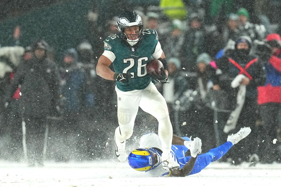 You are currently viewing ‘Superman’ Saquon Barkley lives up to Quadzilla nickname with insane 585lbs squat leaving fans in awe