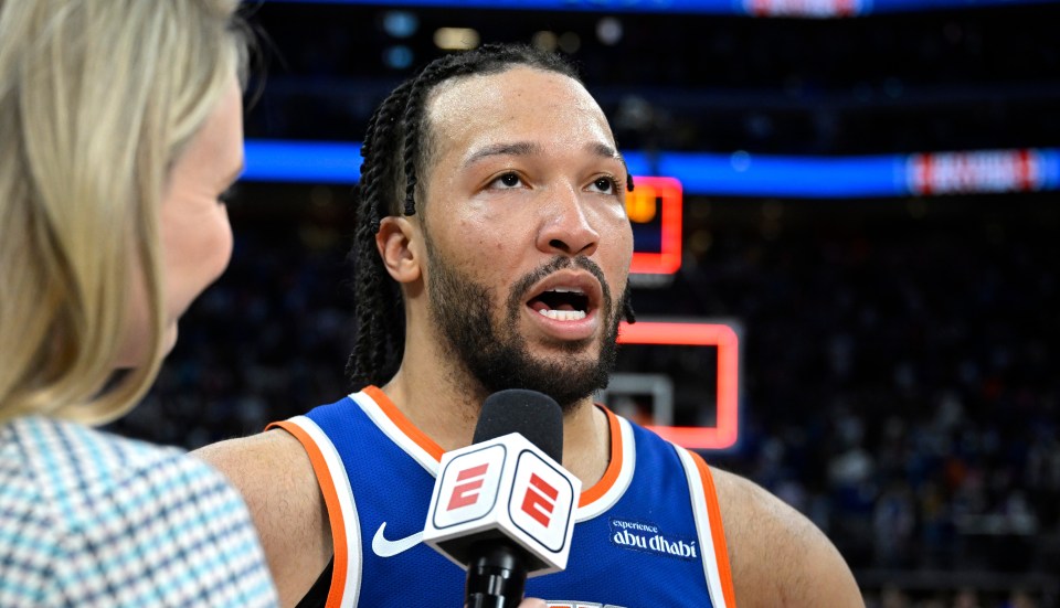 You are currently viewing Clean-shaven Jalen Brunson looks unrecognizable without his signature braids and beard