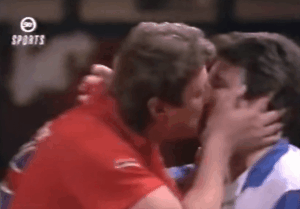Read more about the article Darts icon got kiss from rival before being rejected moments later