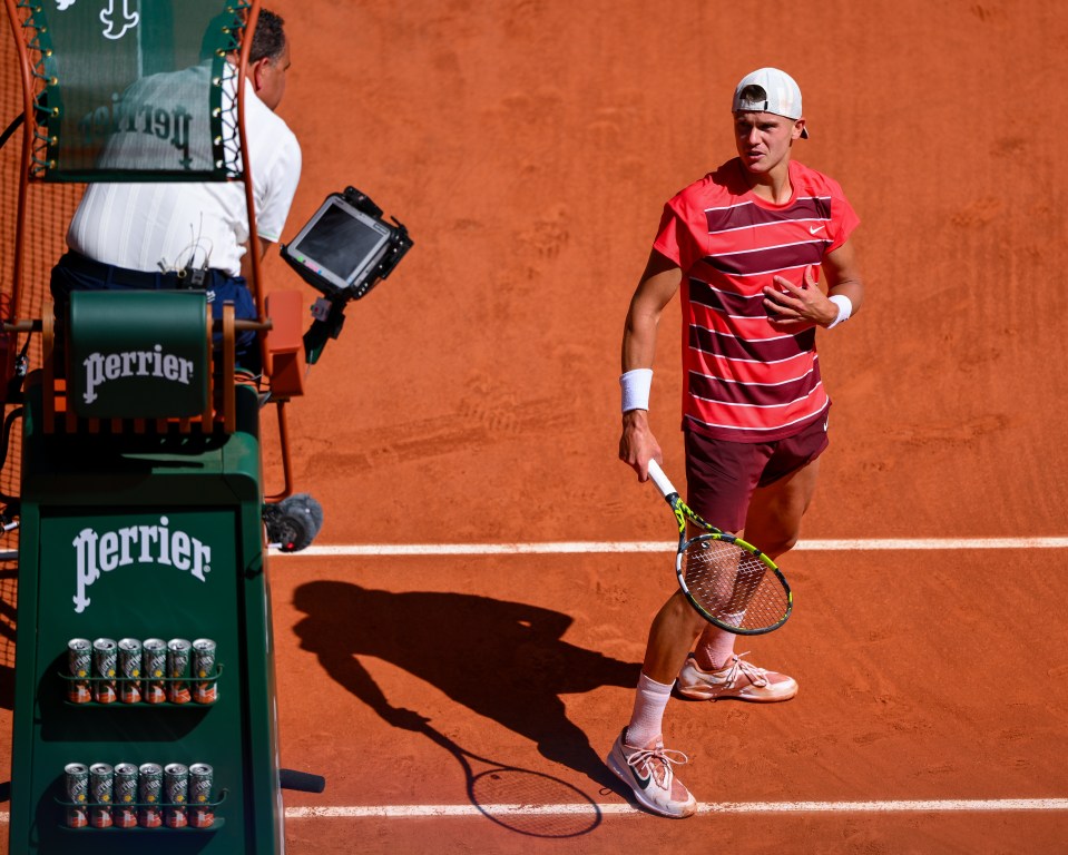 You are currently viewing French Open contender threatens to forfeit match unless spectator is chucked out by security