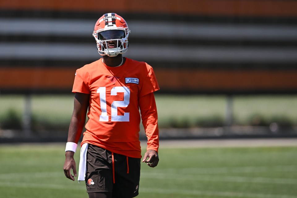 You are currently viewing Shedeur Sanders’ NFL future already in immediate danger as dad Deion fires back at viral $500k rumor