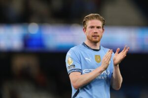 Read more about the article Arsenal and Man United players feature in the ultimate Premier League free agent XI
