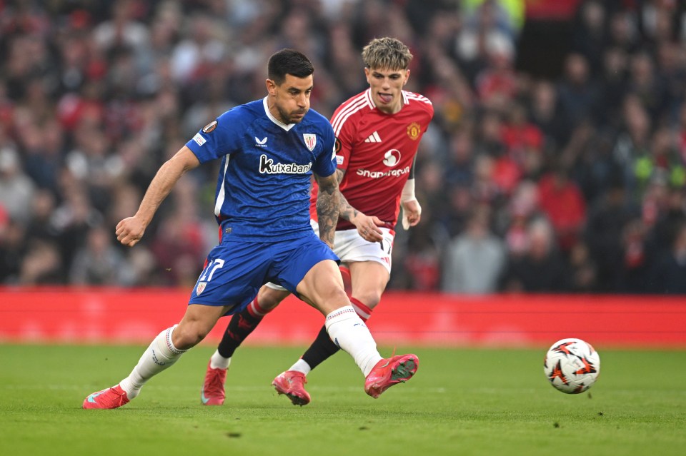 You are currently viewing Paul Scholes forced to apologise on live TV over awkward Athletic Bilbao gaffe