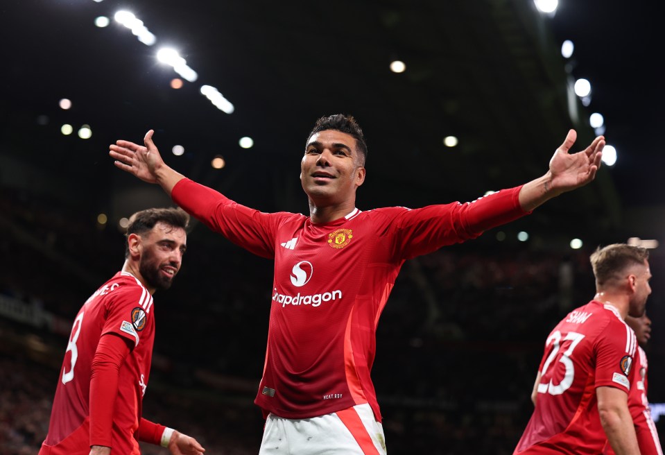 You are currently viewing Manchester United star ready to snub big money move away to see out contract at Old Trafford