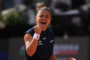 Read more about the article Jasmine Paolini routinely beat Coco Gauff on clay but American holds advantage in $1million battle