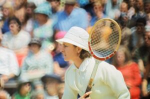 Read more about the article I’m forgotten American tennis star with 69 titles who won the first ever French Open before creating the WTA