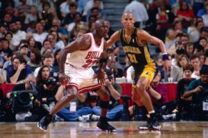 Read more about the article ‘Too much pride’ – Reggie Miller couldn’t wait to troll Michael Jordan by wearing his own sneakers during NBA playoff showdown