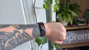 Read more about the article Fitbit Charge 6 review: a great entry-level smartwatch