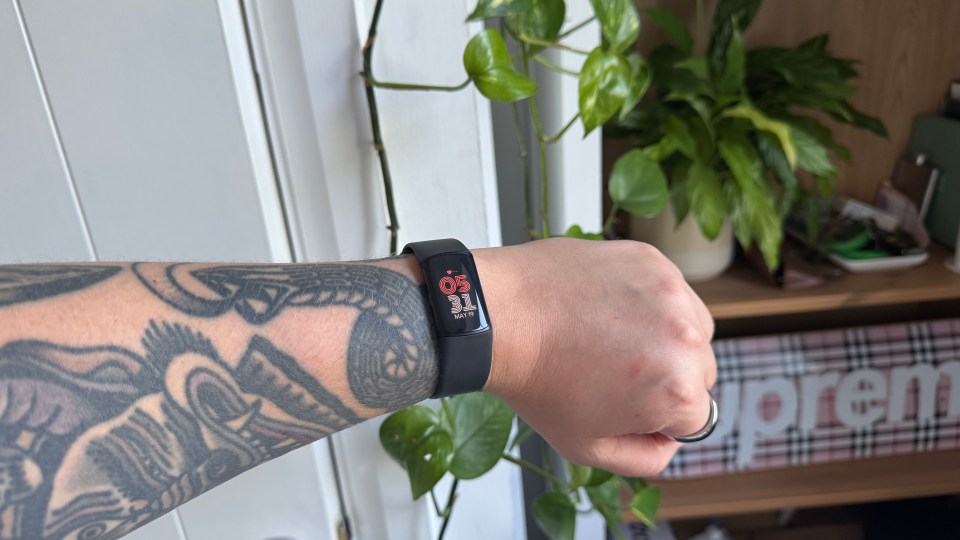 You are currently viewing Fitbit Charge 6 review: a great entry-level smartwatch