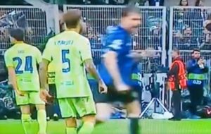 Read more about the article Footage appears to show Barcelona star spit at Inter Milan man in bad-tempered exchange