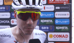 Read more about the article Cyclist forced to abandon Giro d’Italia with shock swelling after bee invaded helmet and stung his eye