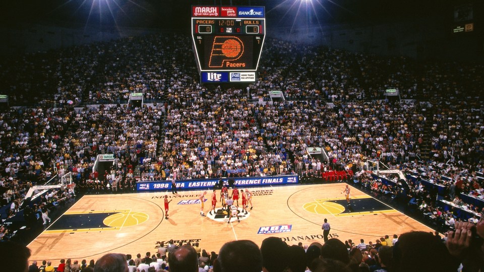 You are currently viewing Pacers’ iconic arena hosted MJ’s comeback and final ever Elvis concert before being demolished in just 12 seconds