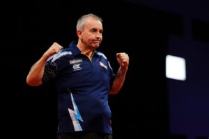 Read more about the article Phil Taylor shrugged in disbelief as bizarre miscount had rival cracking up