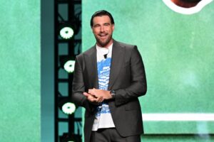 Read more about the article ‘A pound a year’ – Shannon Sharpe pinpoints key advantage Travis Kelce gains from stunning weight loss after his own journey