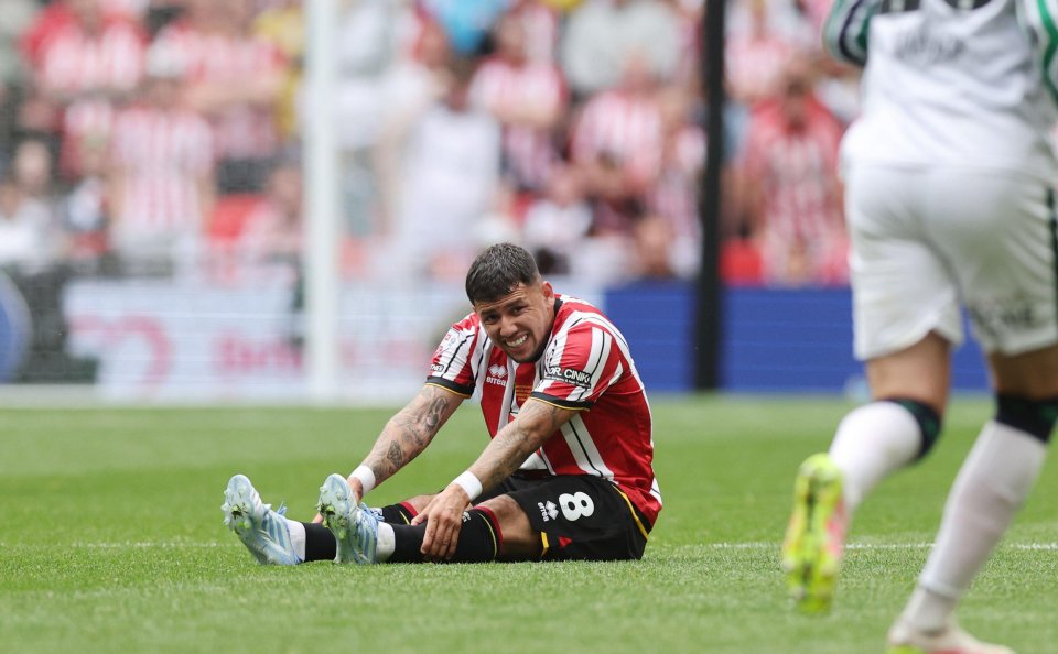 You are currently viewing Two Premier League clubs circle on Championship player of the year after Sheffield United play-off heartbreak