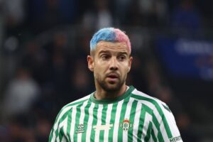 Read more about the article Real Betis player’s ‘magic’ viral haircut in defeat to Chelsea backfires