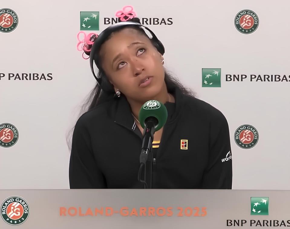You are currently viewing ‘Hate disappointing people’ – Emotional Naomi Osaka leave press room in tears after painful French Open defeat