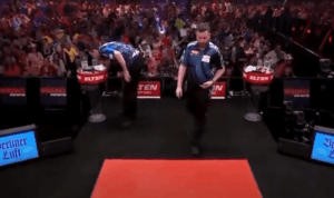 Read more about the article Luke Humphries explains bizarre moment on oche that was caught on camera
