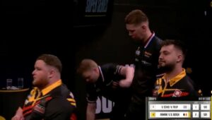 Read more about the article Darts players in stitches as competitor with ironic name falls off stag