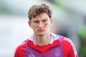 Read more about the article ‘Absolute disgrace’ – Aberdeen player covered in blood from object thrown by own fans